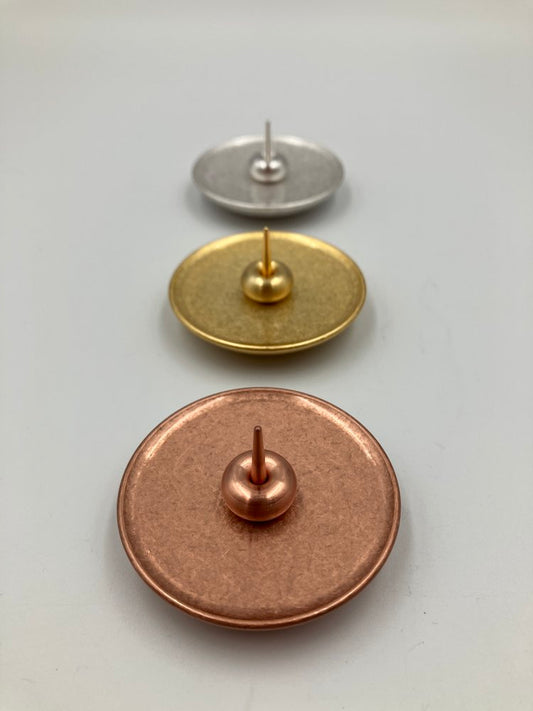 BUNTMETALLGUSS Kerzenständer, Klangschalen, Wohnobjekte aus Japan