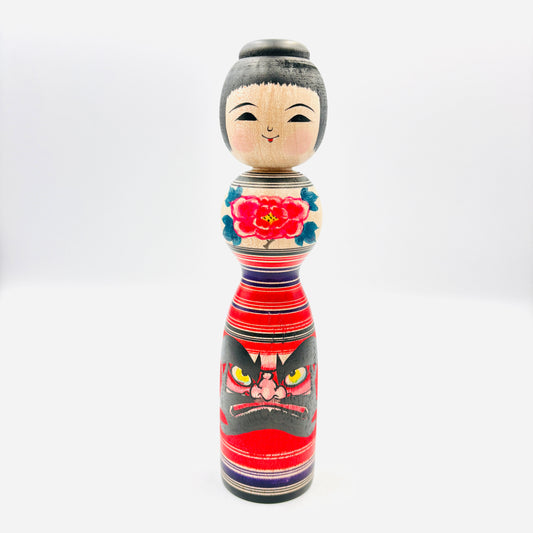 Kokeshi Daruma mit Pfingstrose