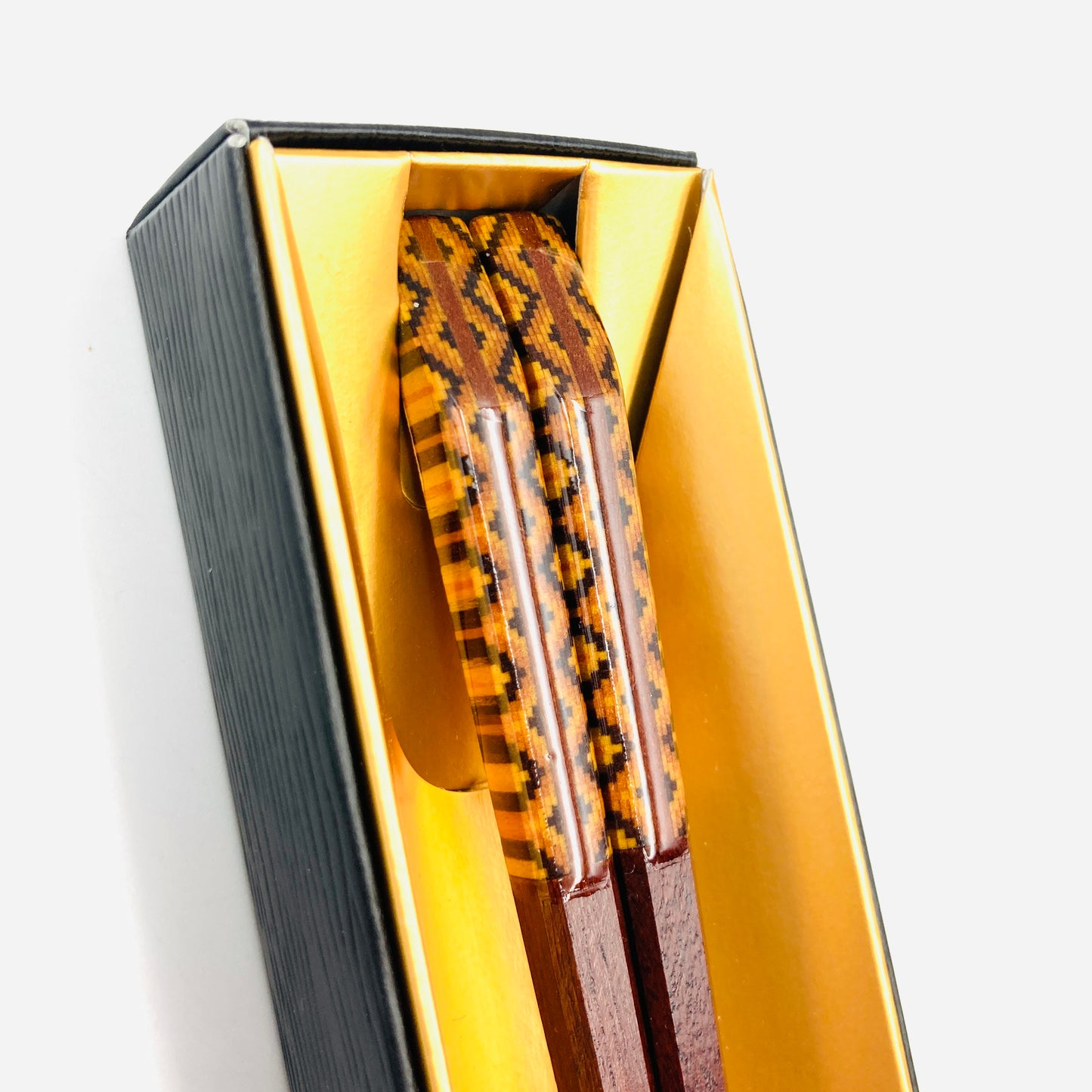 Chopsticks Hishitoji, Urushi und Polyesterlackierung